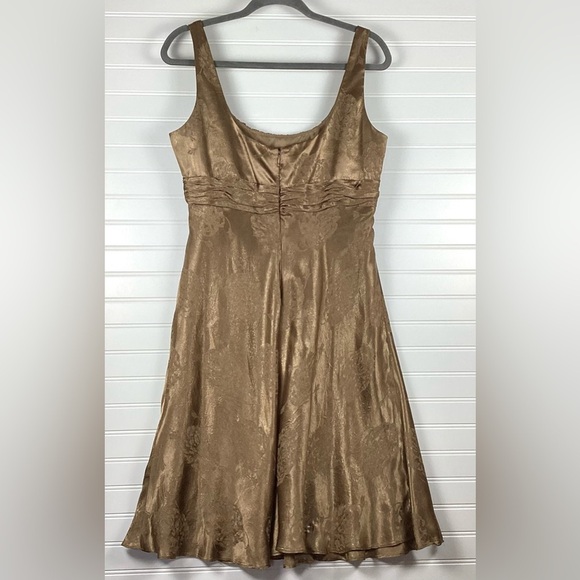 Evan Piccone Gold Metallic Cocktail Dress size Medium - Picture 5 of 9